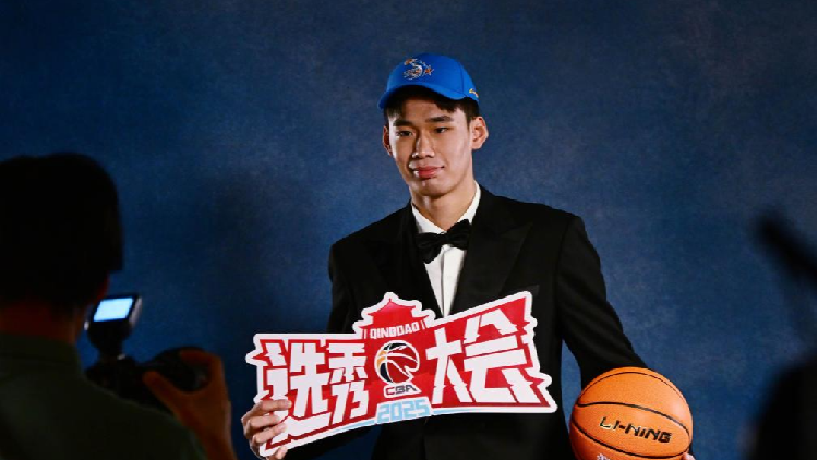 fujian-sturgeons-elige-a-yang-xihao-en-el-draft-de-la-cba-de-2025