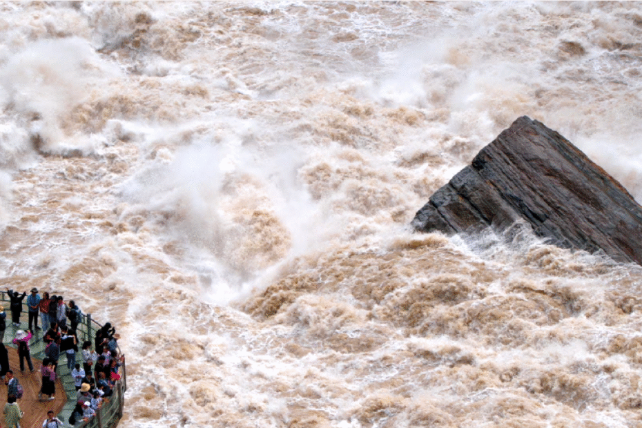 refresquese-en-verano:-escuche-el-rugido-de-la-naturaleza-en-la-garganta-del-salto-del-tigre