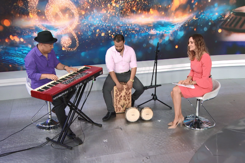los-musicos-interpretan-la-interpretacion-de-jazz-fusion-de-la-‘flower-jasmine’-china