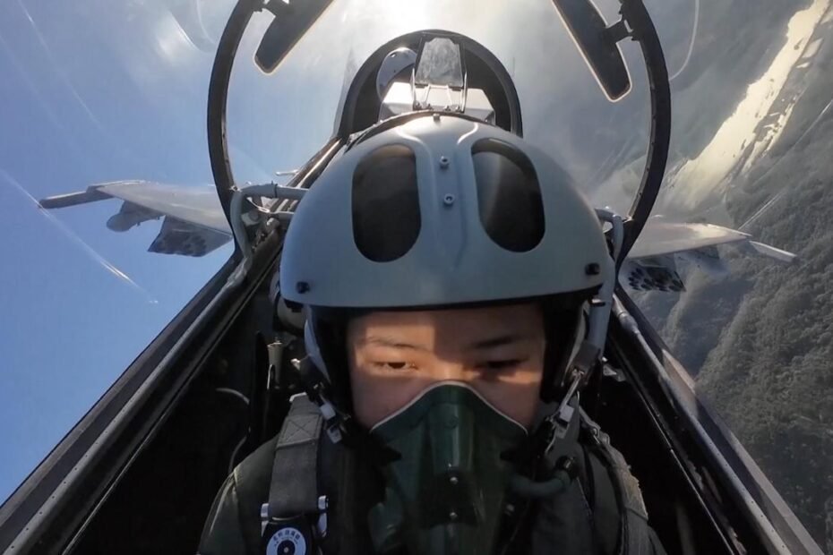 dream-chaser:-primer-piloto-de-avion-de-combate-femenino-de-xizang