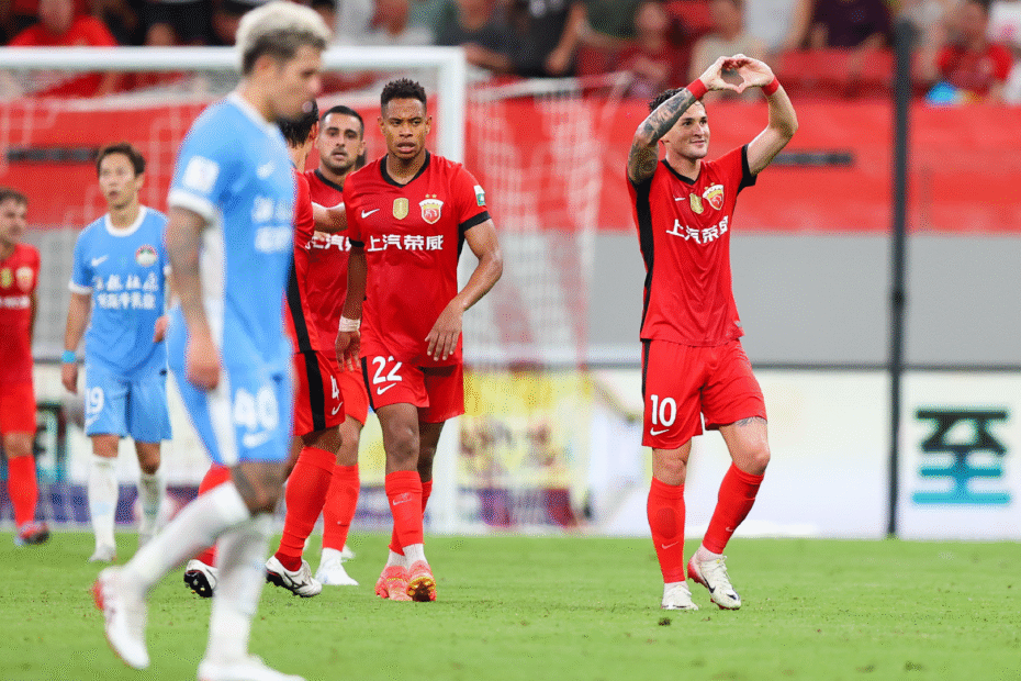 el-puerto-de-shanghai-domina-a-henan-para-ascender-a-la-cumbre-de-la-super-league-china