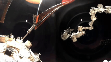 el-traje-espacial-chino-alcanza-20-caminatas-espaciales,-extendiendo-la-vida-util-en-orbita