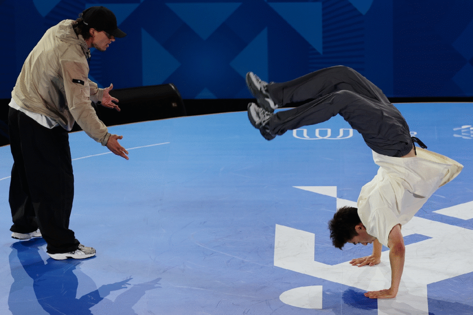 los-bailarines-chinos-hacen-bolsas-de-hombres,-titulos-de-ruptura-femeninos-en-2025-world-games