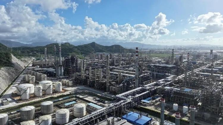 cnooc-completa-un-refinado-importante,-complejo-petroquimico-en-el-este-de-china