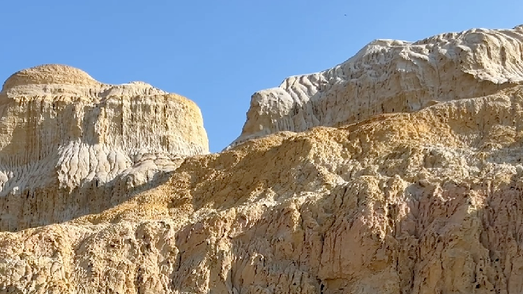 una-vibrante-ciudad-fantasma-en-el-mar:-yarda-en-xinjiang