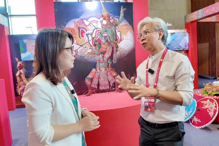 maestro-de-baile-tailandes-y-director-del-museo-en-su-vinculo-especial-con-china