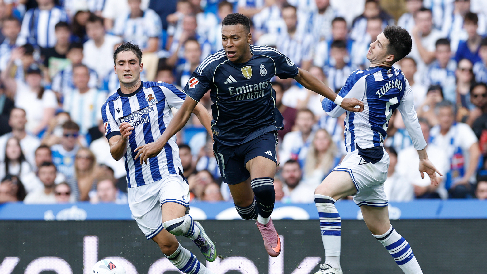 el-gol-de-mbappe-y-la-asistencia-llevan-al-real-madrid-a-una-victoria-por-2-1-en-real-socidad