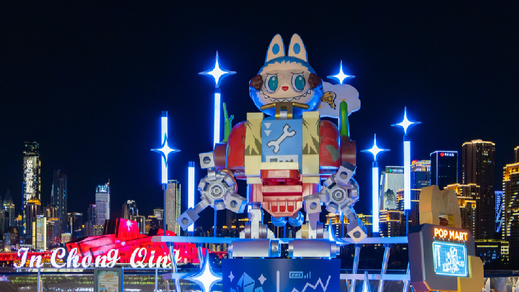 cyberpunk-labubu-arrasa-en-chongqing