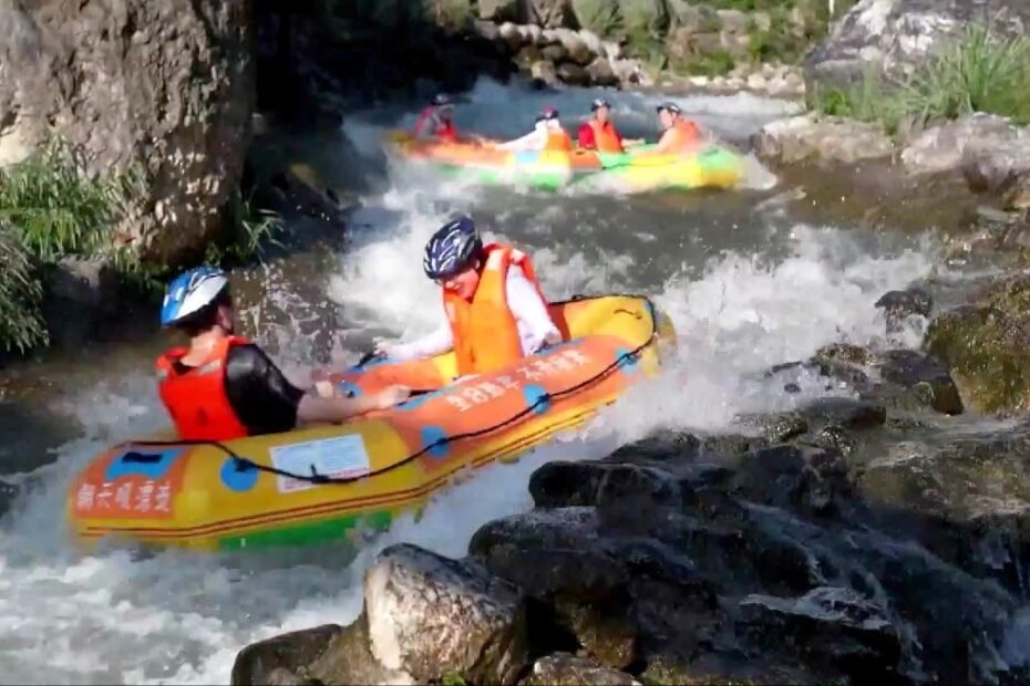 emocionantes-viajes-de-rafting-impulsan-el-turismo-de-verano-en-el-centro-de-china